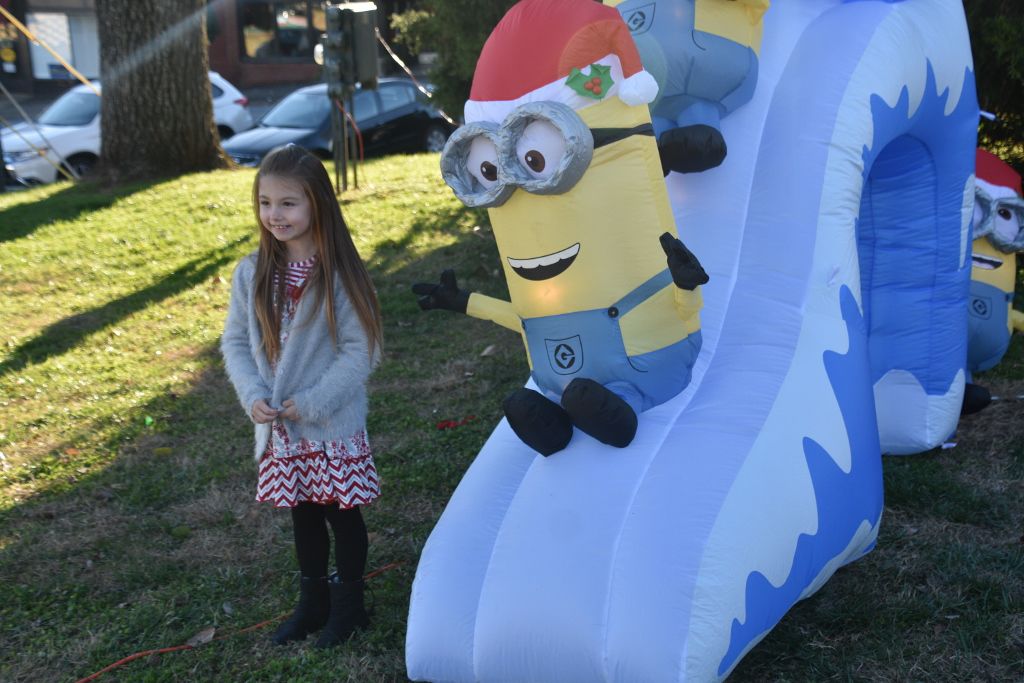 tree lighting 11-2019 095 (1024x683).jpg